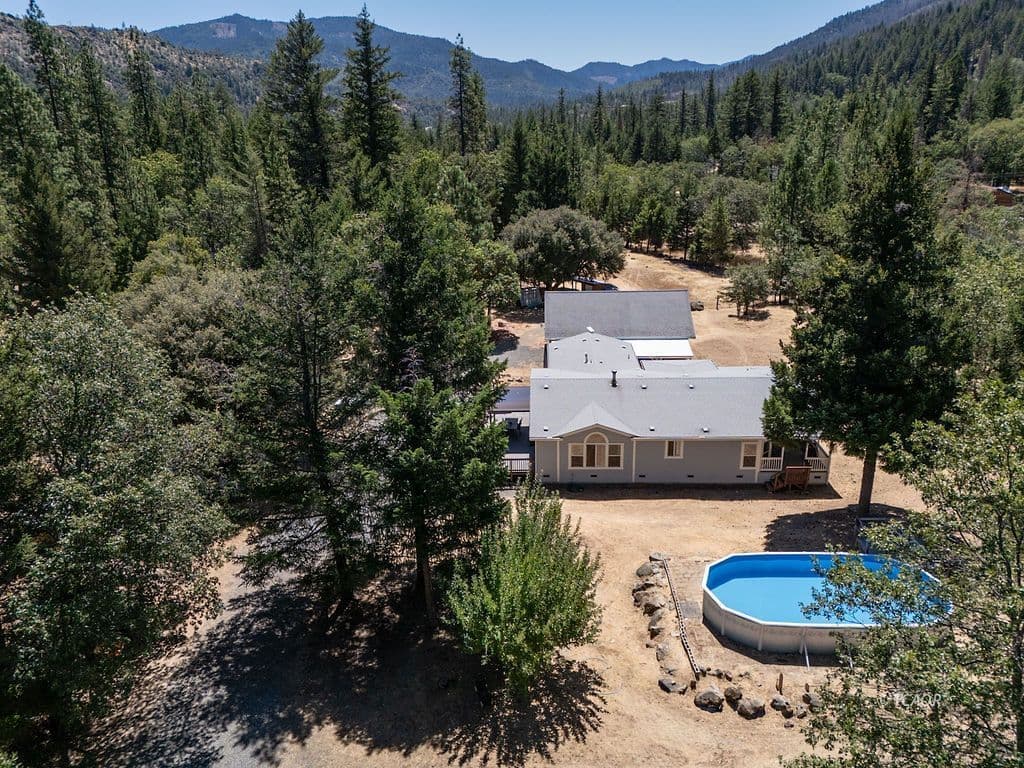 240 Senger Rd 2