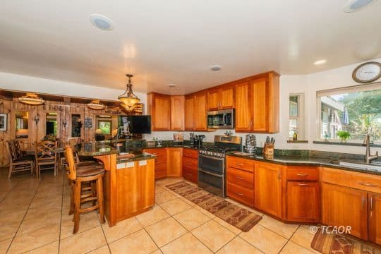 320 Airport Rd 3