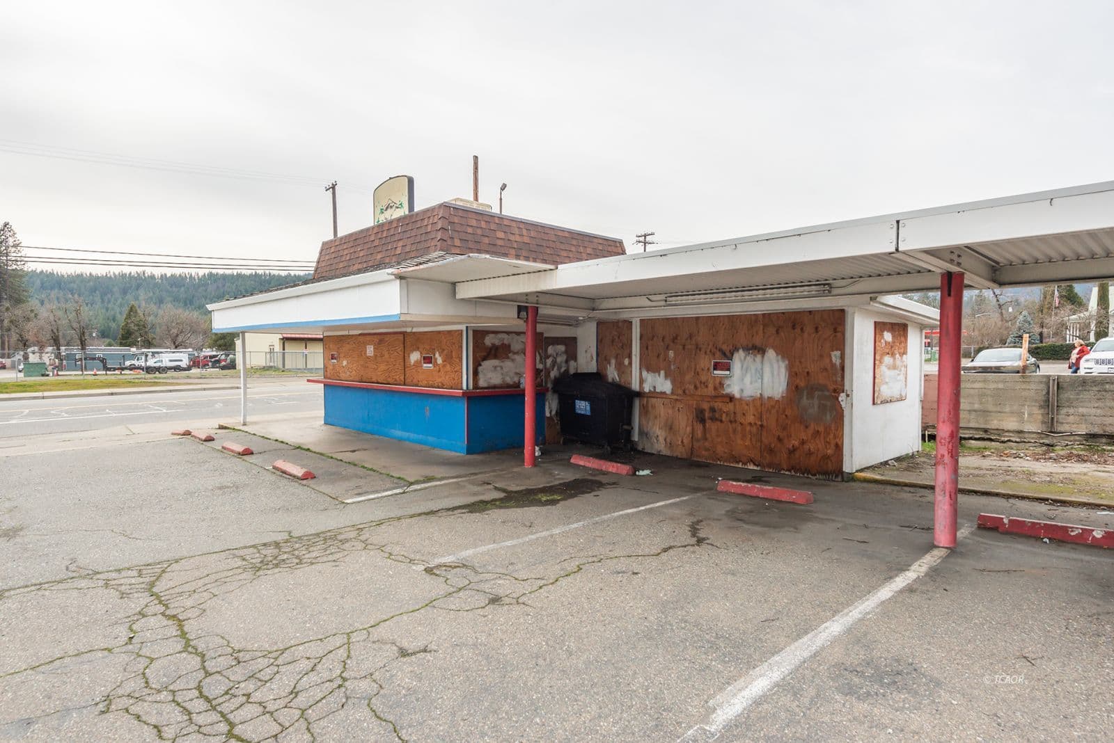 1081 Main St 2