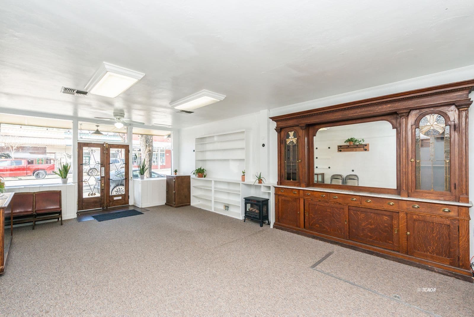 493 Main St 3