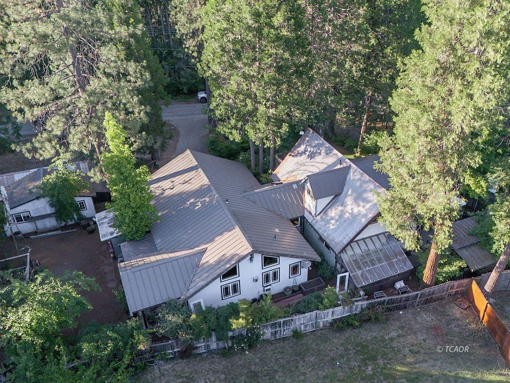 320 Airport Rd 2