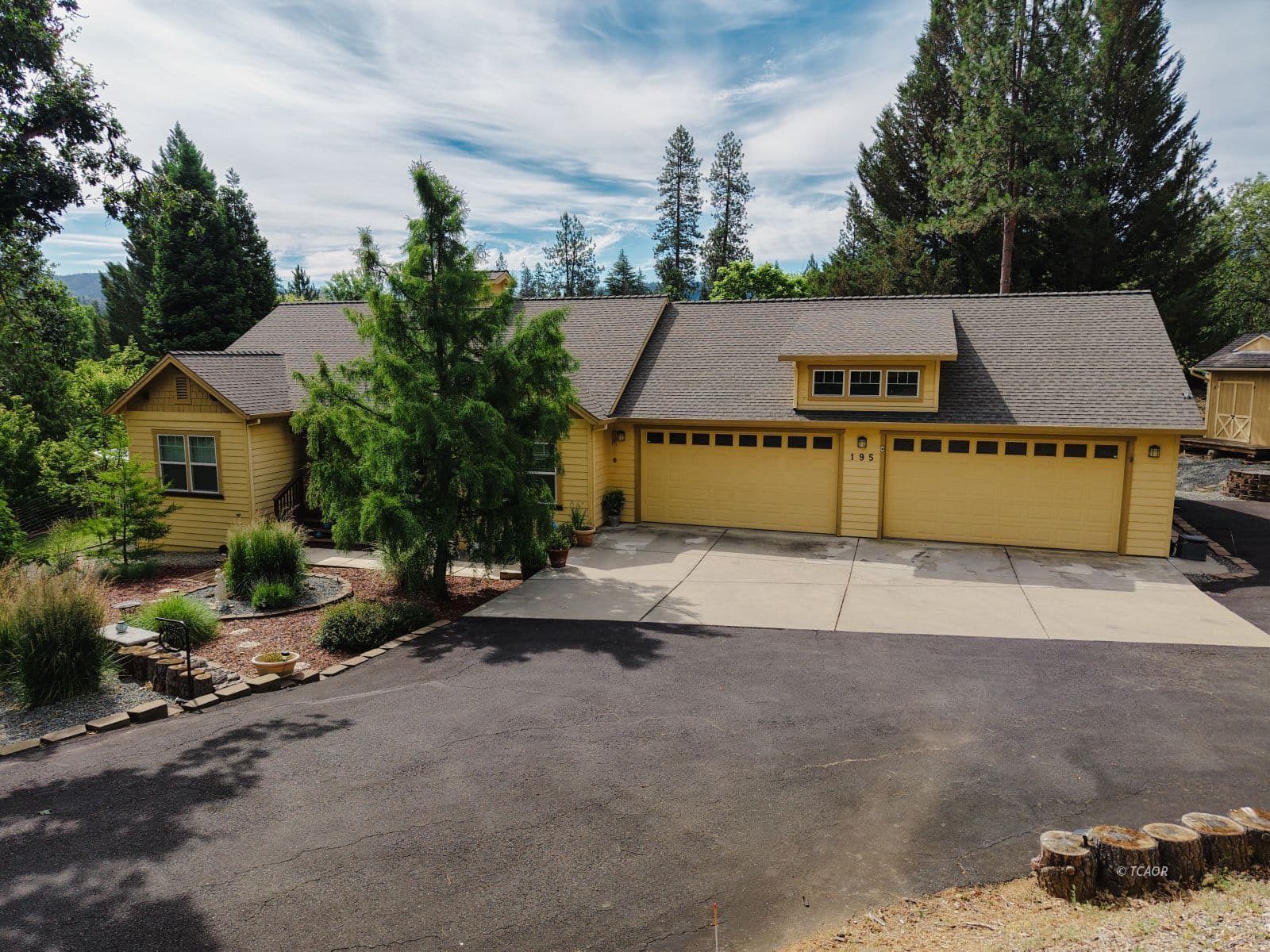 195 Forest Ave