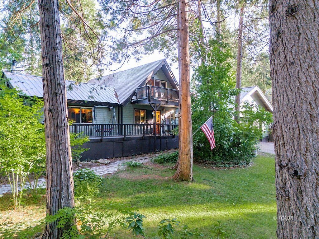 320 Airport Rd