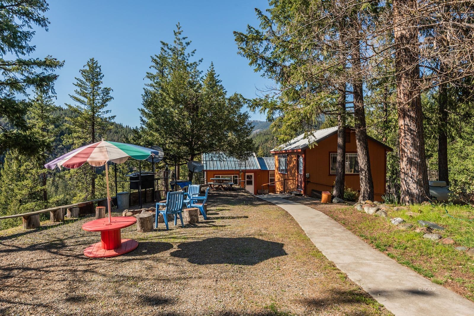 8341 East Side Rd