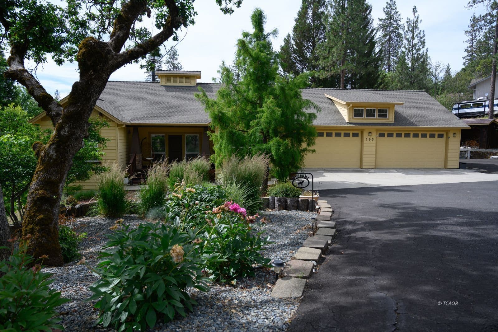195 Forest Ave 2