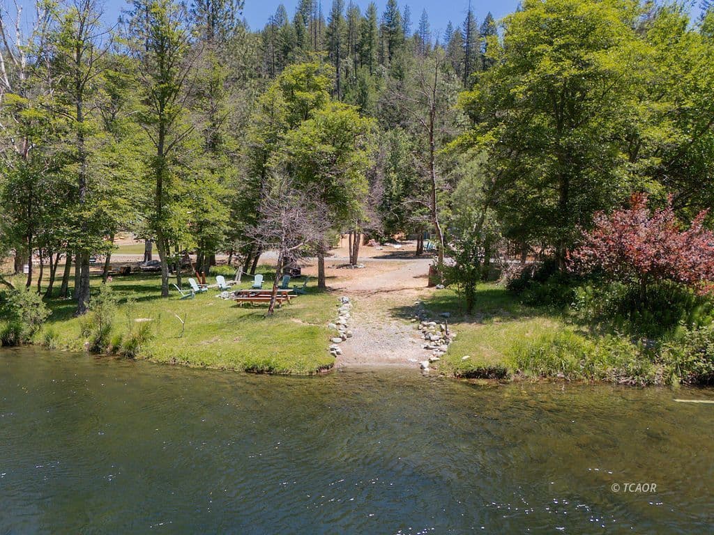 184 River Rd 3