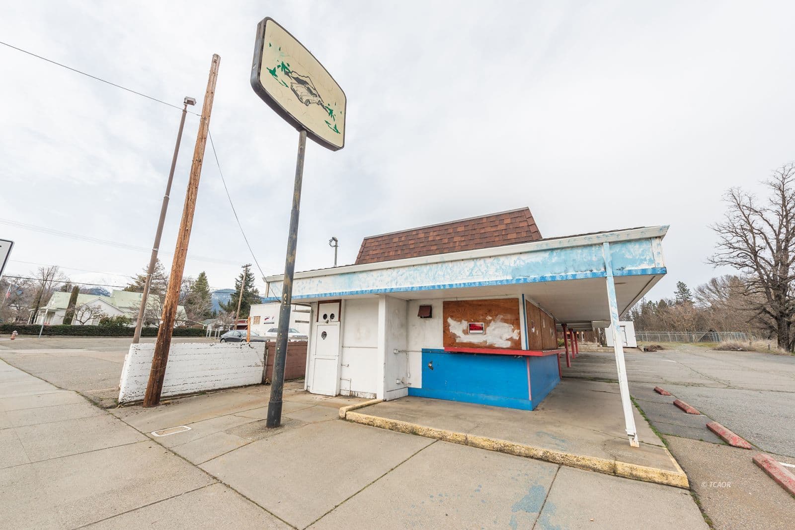 1081 Main St 3